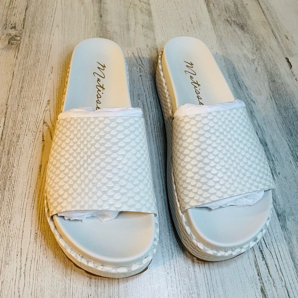 Matisse HIDEAWAY PLATFORM SLIDES NWT multiple sizes ORIGINAL BOX INCLUDED - Picture 6 of 7
